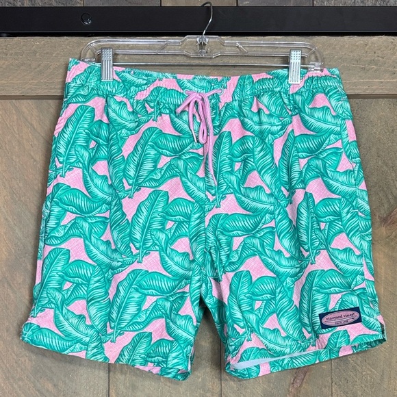 Vineyard Vines Chappy swim trunks with Palm leaf print Size Medium - Picture 13 of 13